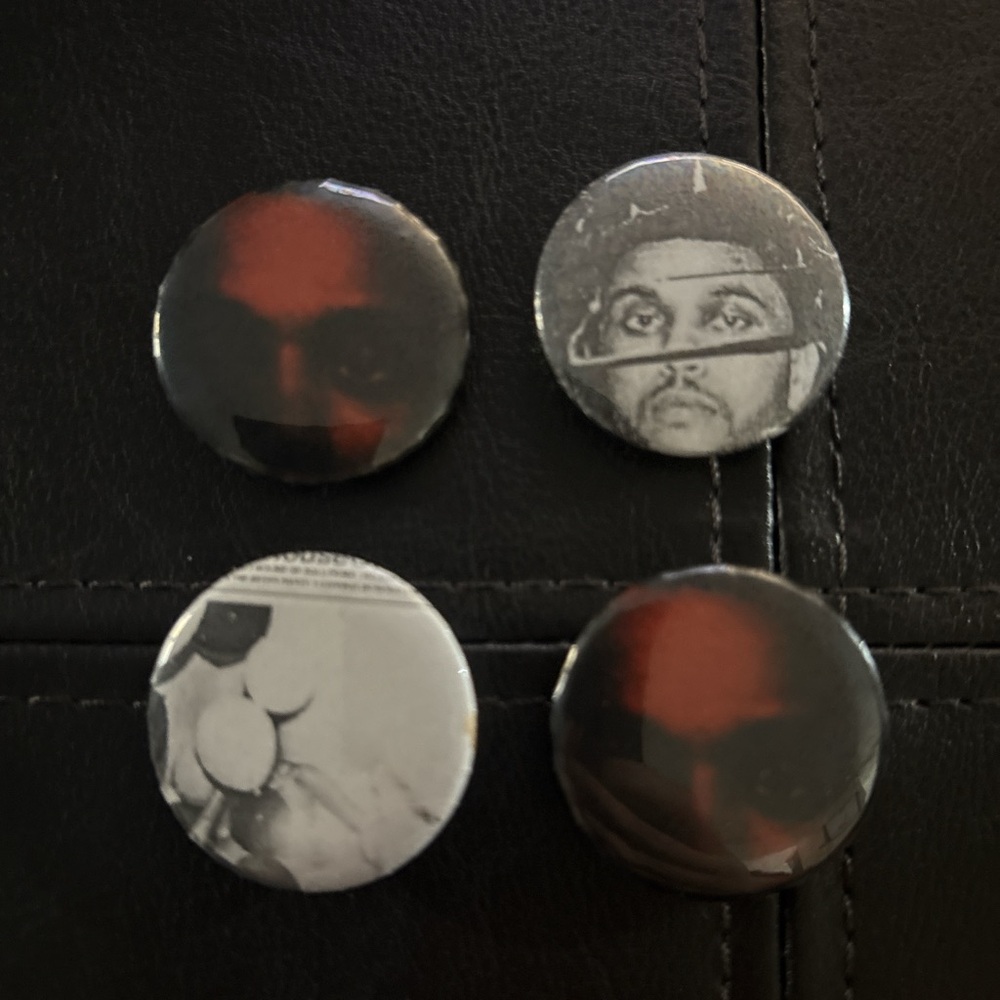 Set of 4 Black and Gray Button Pins